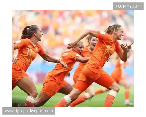 《福布斯》：荷兰女足在预选赛中与法国队激战，荷兰女足比赛结果